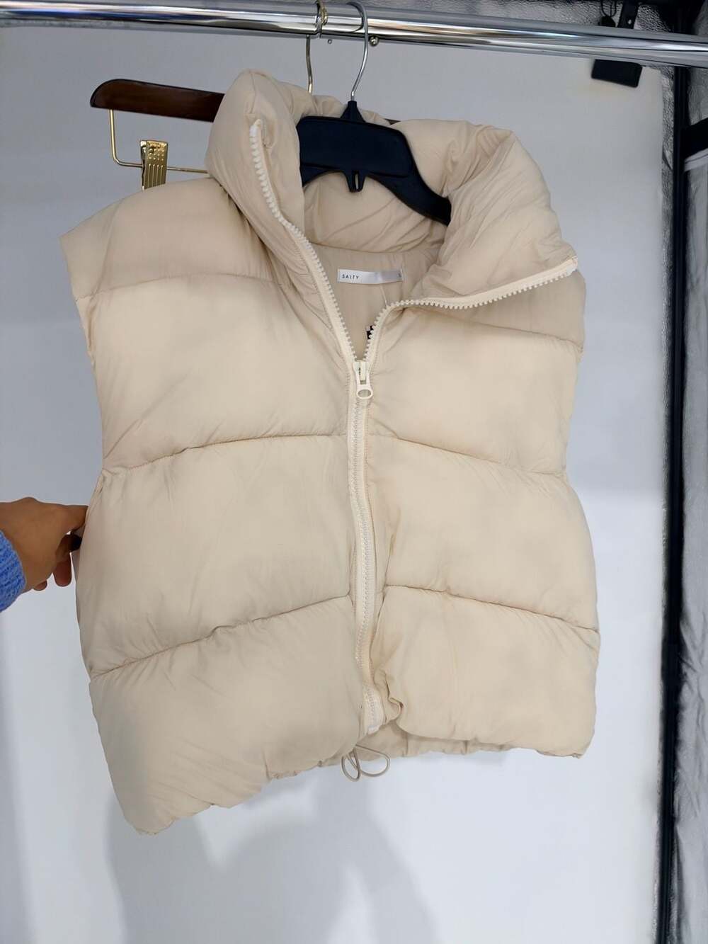 Puffer Vest Size L Beige Quilted Sleeveless Jacket